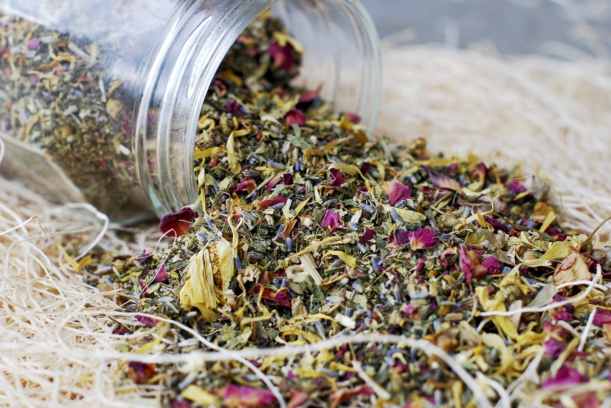 Chicken Nesting Pads with Aromatic Nest Herbs Natural Excelsior Aspe