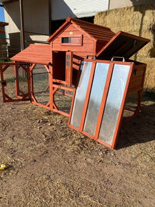 Leghorn Cottage Chicken Coop 4+ Chickens. IN STOCK!